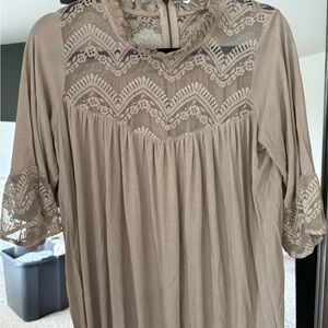 Women’s POL Lace Trim Beige Top size Small